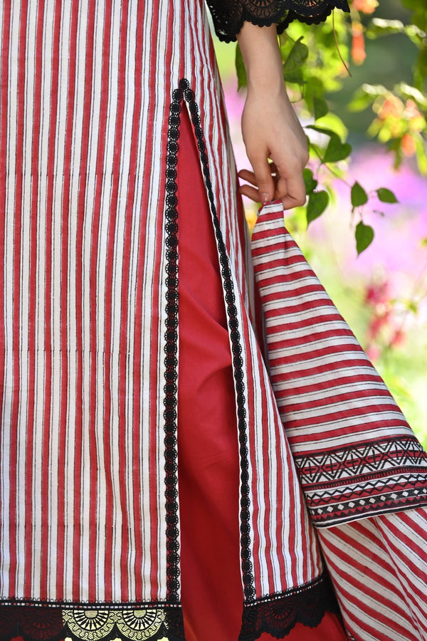Red striped kurta with front slits, pants and dupatta set