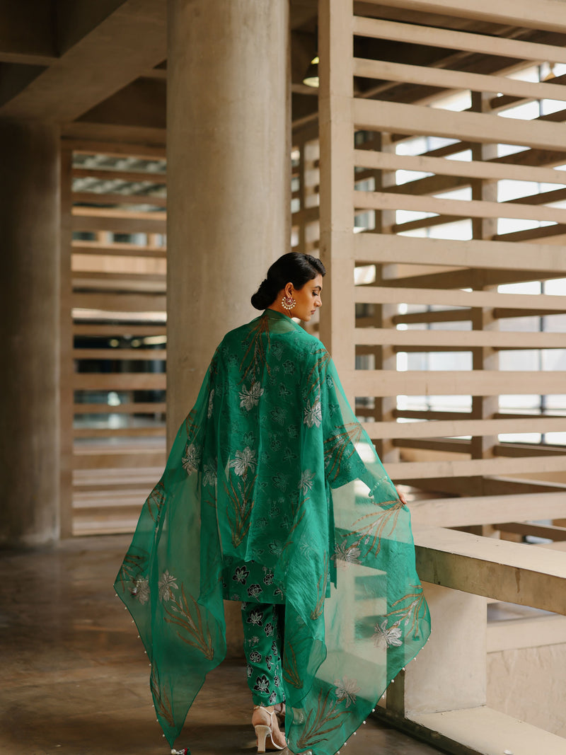 EMERLAND GREEN  SHORT KURTA WITH PANT AND DUPATTA  - SET OF 3