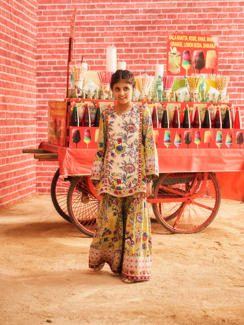 GULMEHAR PANELLED SHORT KURTA WITH GHARARA AND DUPATTA (SET OF 3)