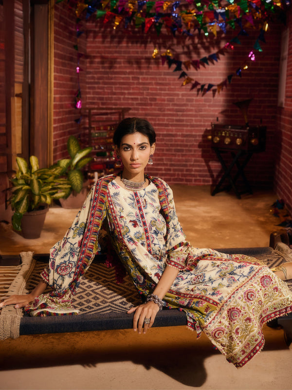 GUL MEHAR  PANELLED STRAIGHT LONG KURTA WITH PANT AND DUPATTA (SET OF 3)