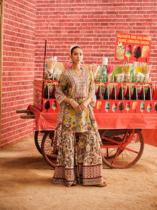 GUL MEHER SHORT ROUNDED GHERA KURTA WITH GHARARA AND DUPATTA (SET OF 3)