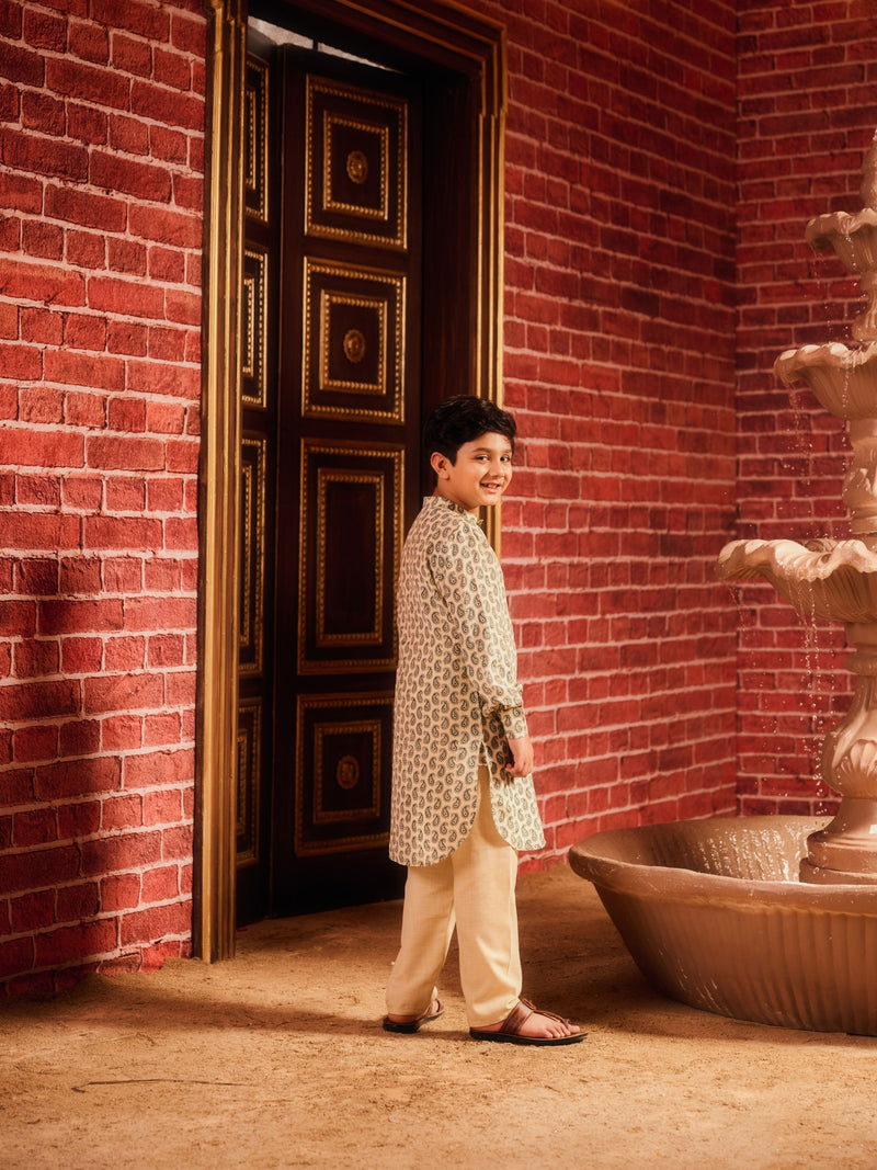 KASHMIRA BOYS KURTA SET WITH BANDI