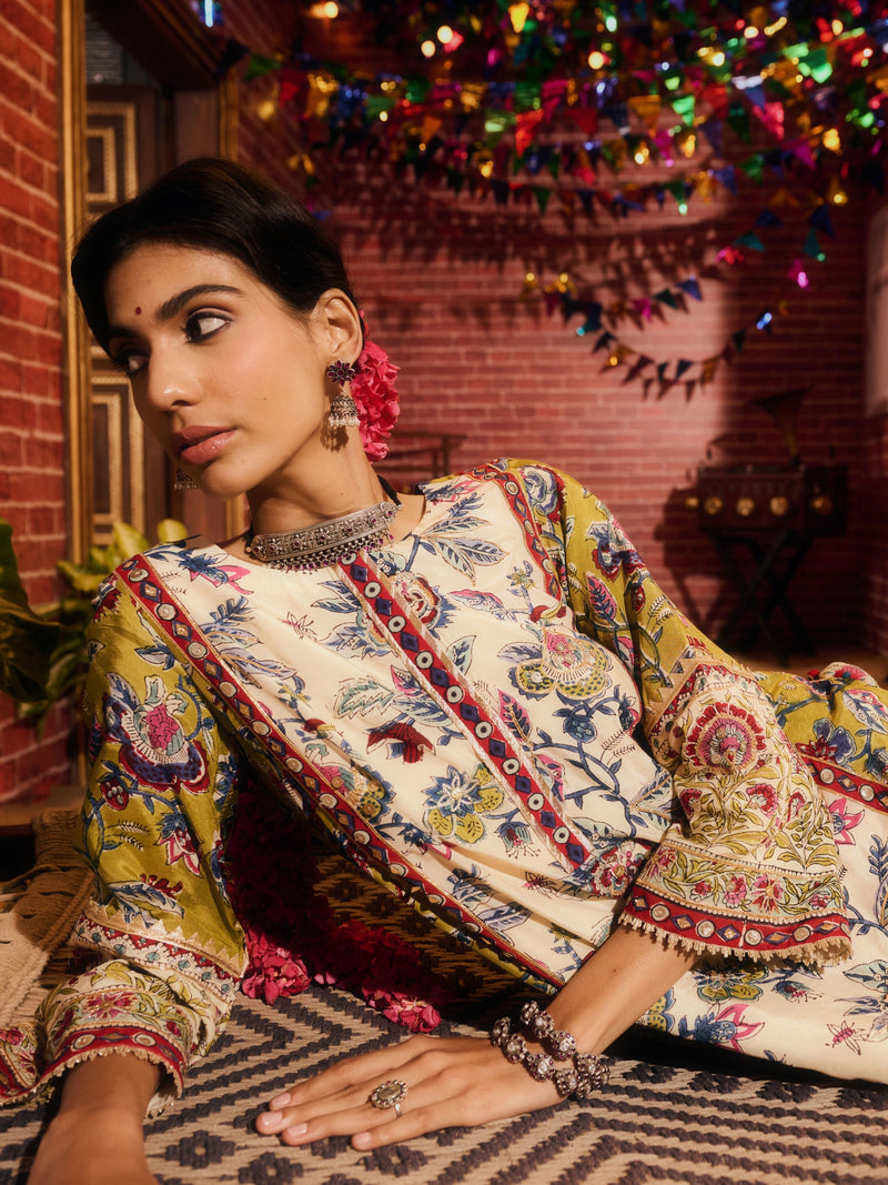 GUL MEHAR  PANELLED STRAIGHT LONG KURTA WITH PANT AND DUPATTA (SET OF 3)