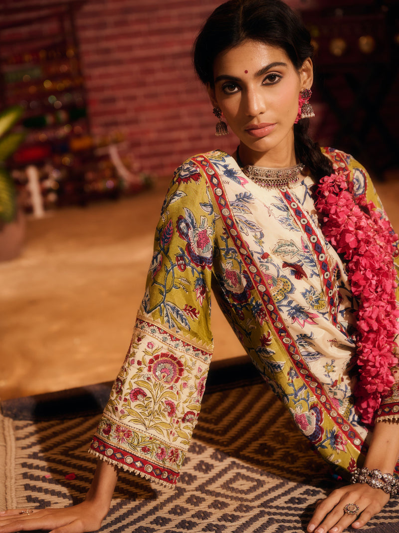 GUL MEHAR  PANELLED STRAIGHT LONG KURTA WITH PANT AND DUPATTA (SET OF 3)