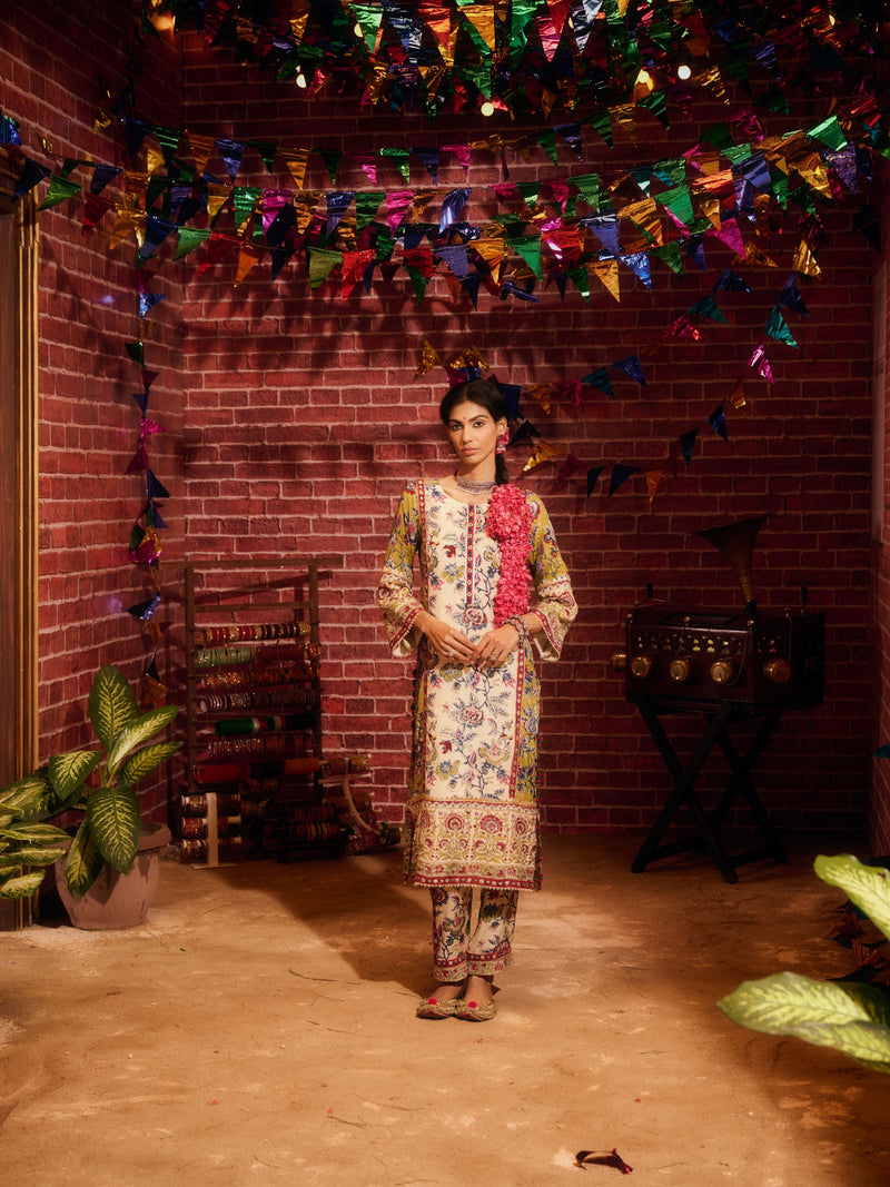 GUL MEHAR  PANELLED STRAIGHT LONG KURTA WITH PANT AND DUPATTA (SET OF 3)