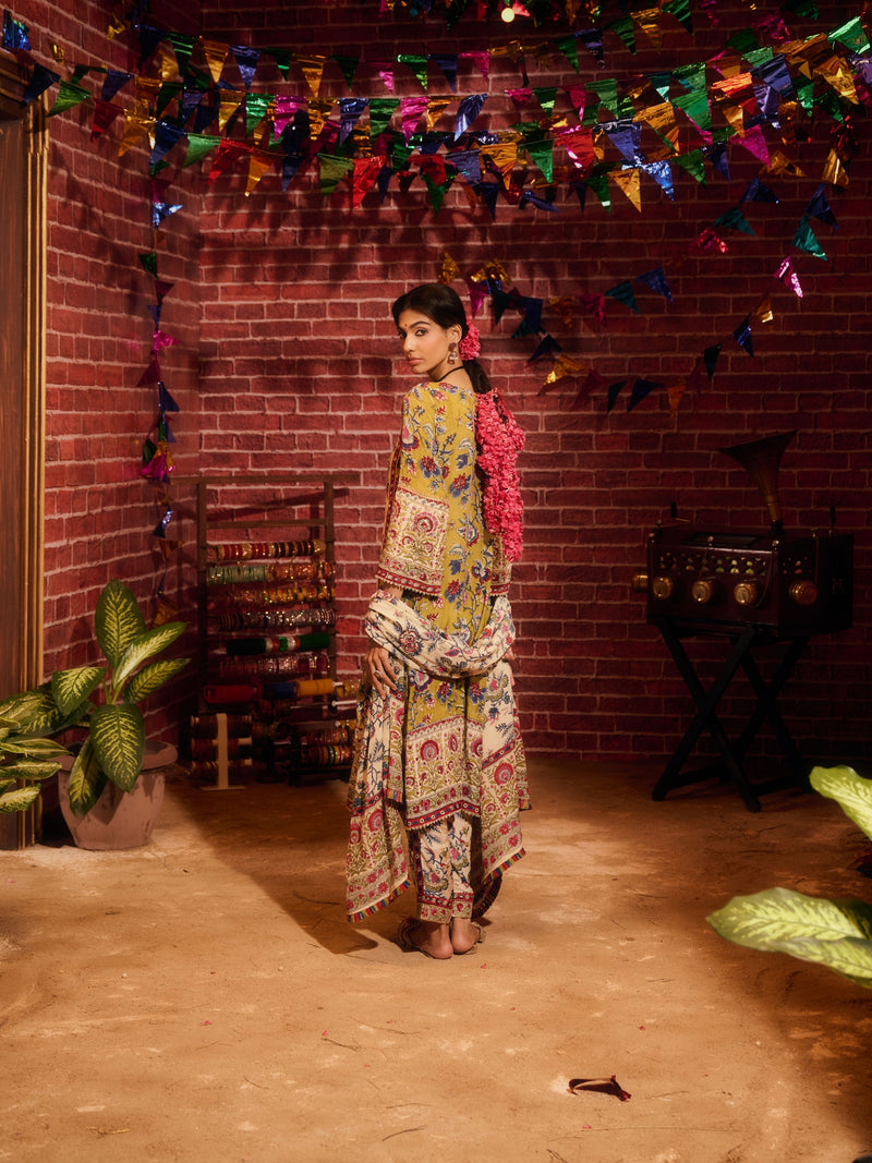 GUL MEHAR  PANELLED STRAIGHT LONG KURTA WITH PANT AND DUPATTA (SET OF 3)