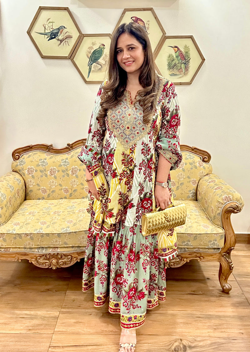 LAAL PHOOL SHORT KALIDAAR KURTA WITH GHARARA AND DUPATTA (SET OF 3)