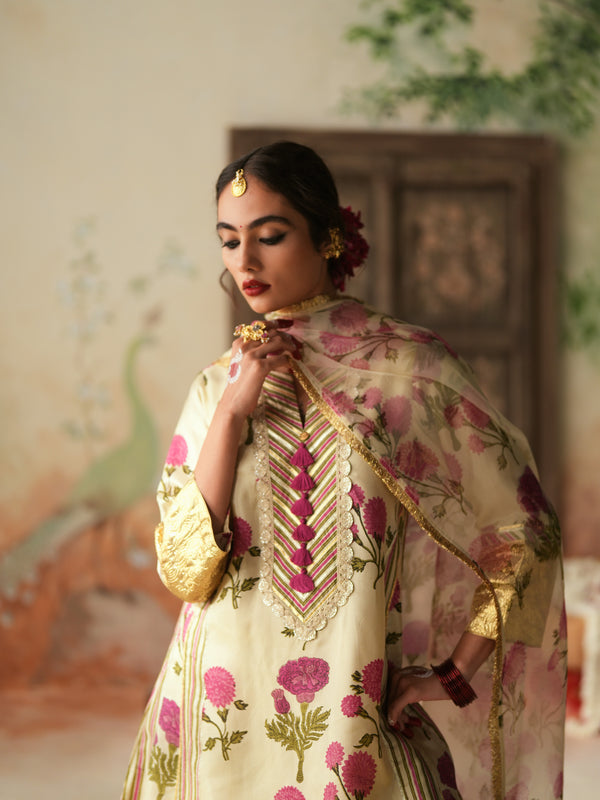 RANI PINK GENDA PHOOL SHORT KALIDAAR KURTA WITH GHARARA AND DUPATTA (SET OF 3)