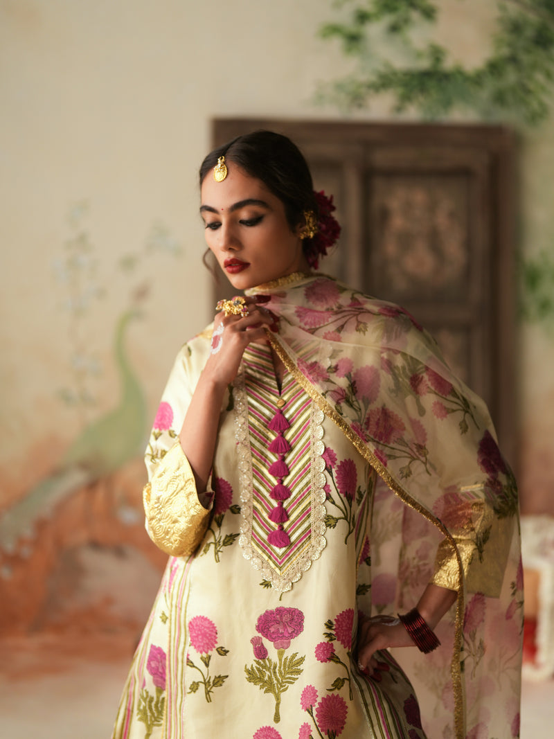 RANI PINK GENDA PHOOL SHORT KALIDAAR KURTA WITH GHARARA AND DUPATTA (SET OF 3)