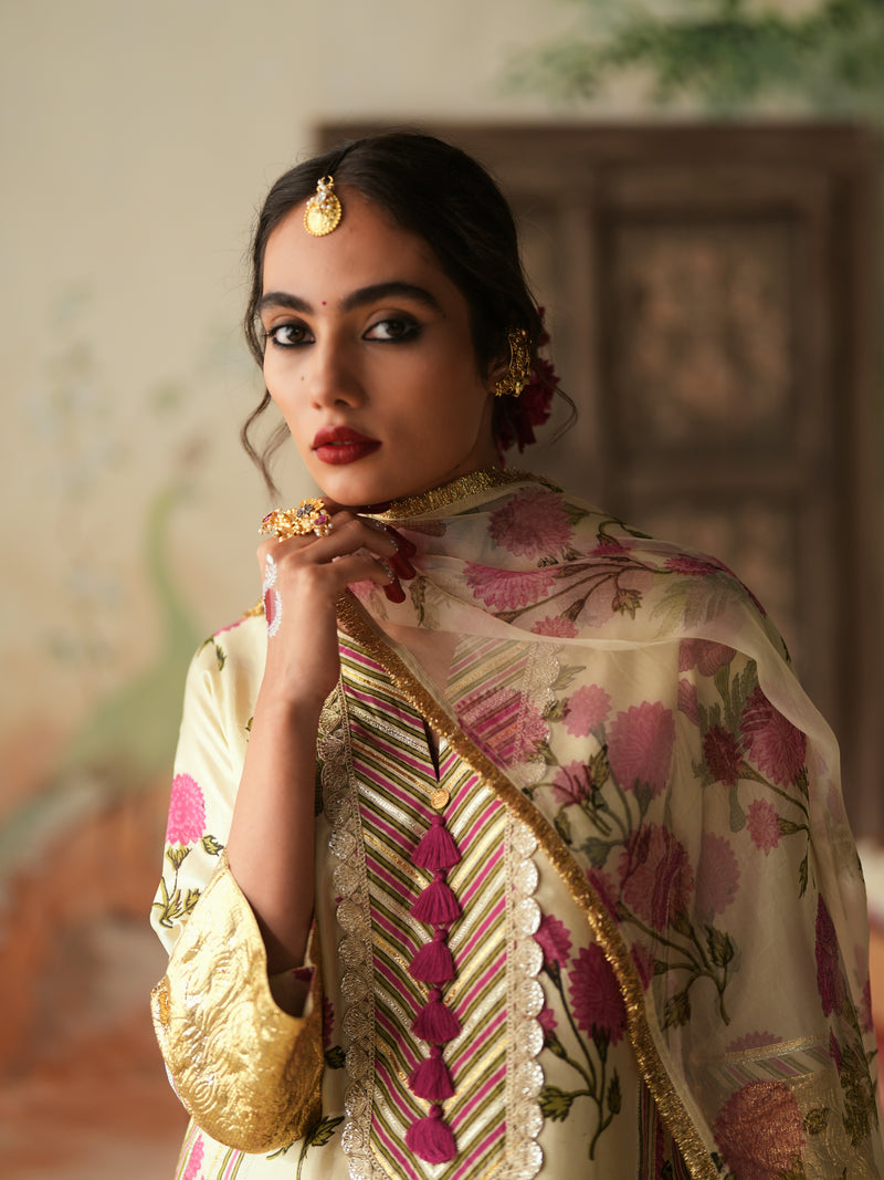 RANI PINK GENDA PHOOL SHORT KALIDAAR KURTA WITH GHARARA AND DUPATTA (SET OF 3)