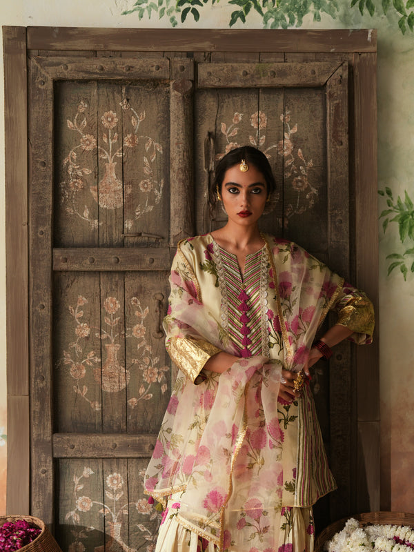 RANI PINK GENDA PHOOL SHORT KALIDAAR KURTA WITH GHARARA AND DUPATTA (SET OF 3)