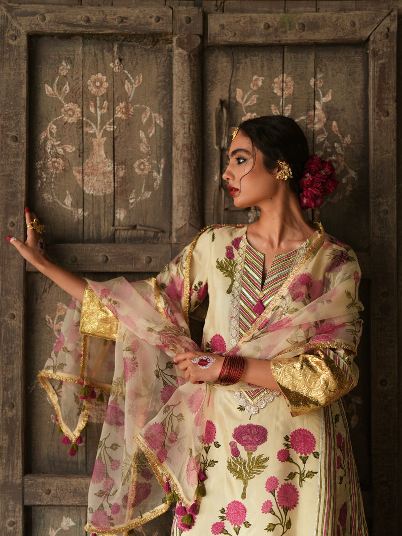RANI PINK GENDA PHOOL SHORT KALIDAAR KURTA WITH GHARARA AND DUPATTA (SET OF 3)
