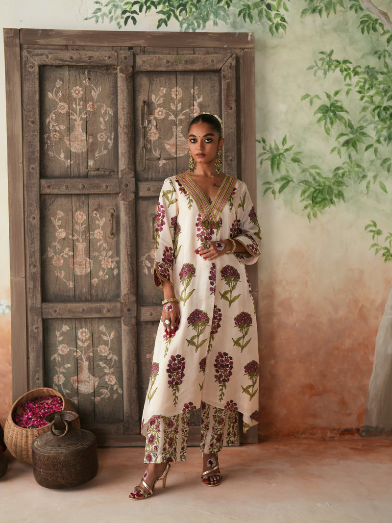 MAROON GULBOOTA V-NECK BOX PLEATED KURTA WITH PANT AND DUPATTA (SET OF 3)