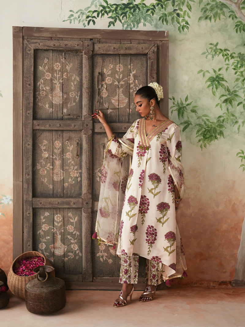 MAROON GULBOOTA V-NECK BOX PLEATED KURTA WITH PANT AND DUPATTA (SET OF 3)