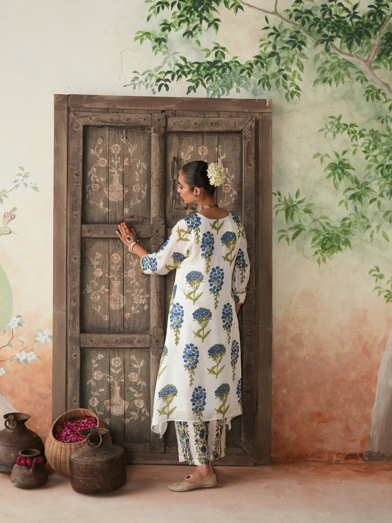 BLUE GULBOOTA V-NECK BOX PLEATED KURTA WITH PANT AND DUPATTA (SET OF 3)