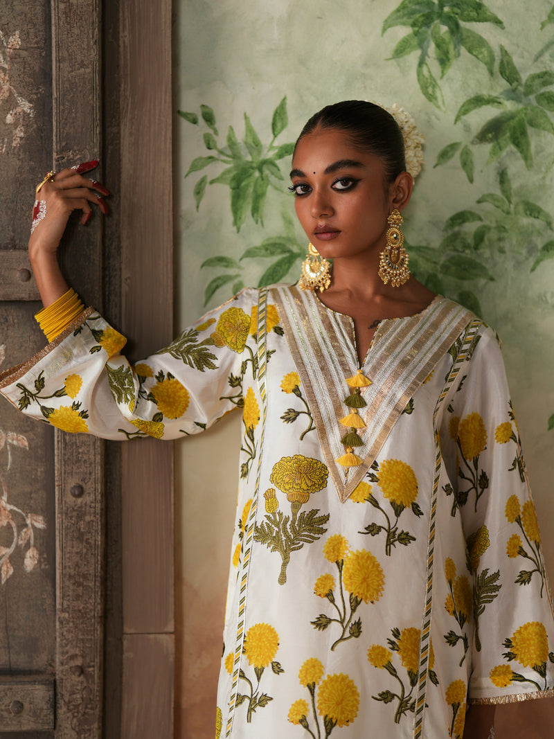 YELLOW GENDA PHOOL V-NECK SHORT KURTA WITH SALWAR AND DUPATTA (SET OF 3)