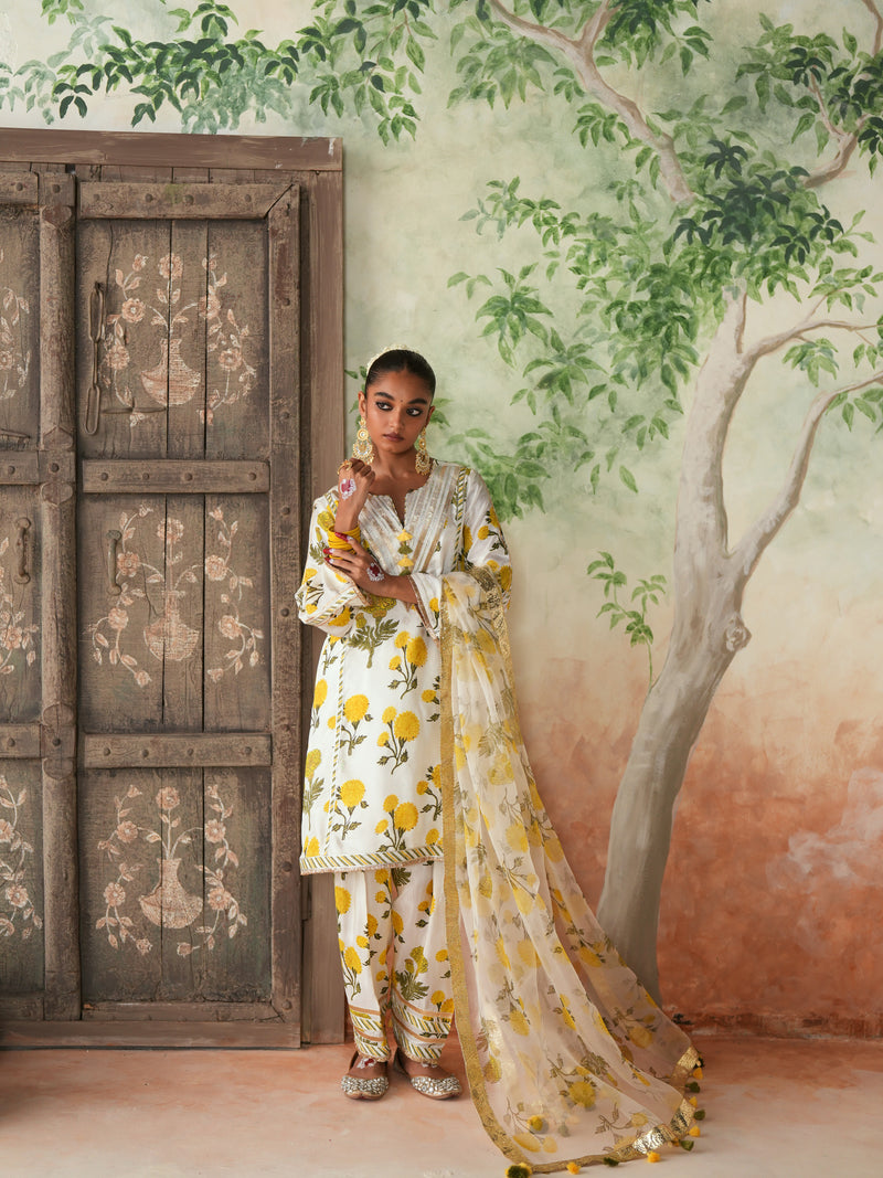 YELLOW GENDA PHOOL V-NECK SHORT KURTA WITH SALWAR AND DUPATTA (SET OF 3)