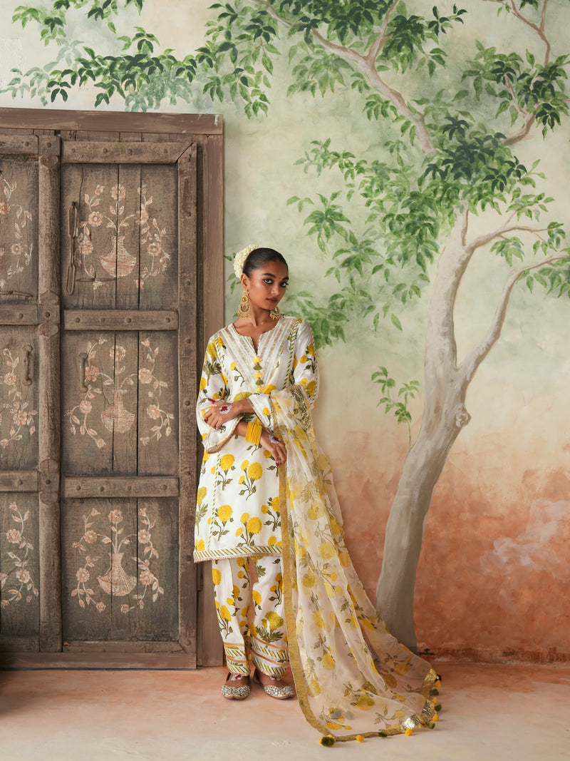 YELLOW GENDA PHOOL V-NECK SHORT KURTA WITH SALWAR AND DUPATTA (SET OF 3)