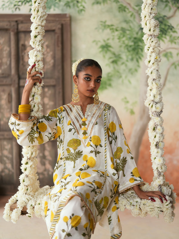 YELLOW GENDA PHOOL V-NECK SHORT KURTA WITH SALWAR AND DUPATTA (SET OF 3)
