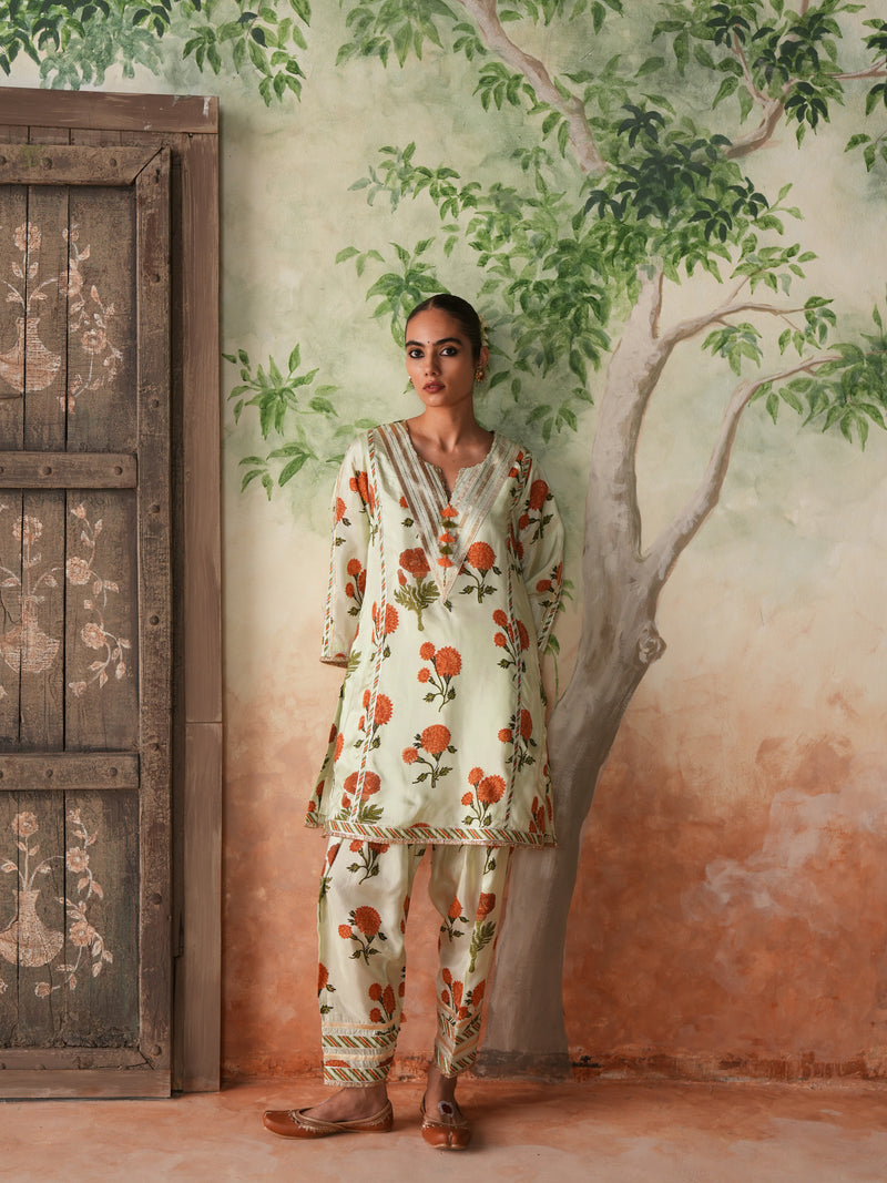 ORANGE GENDA PHOOL V-NECK SHORT KURTA WITH SALWAR AND DUPATTA (SET OF 3)