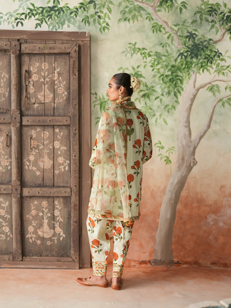 ORANGE GENDA PHOOL V-NECK SHORT KURTA WITH SALWAR AND DUPATTA (SET OF 3)