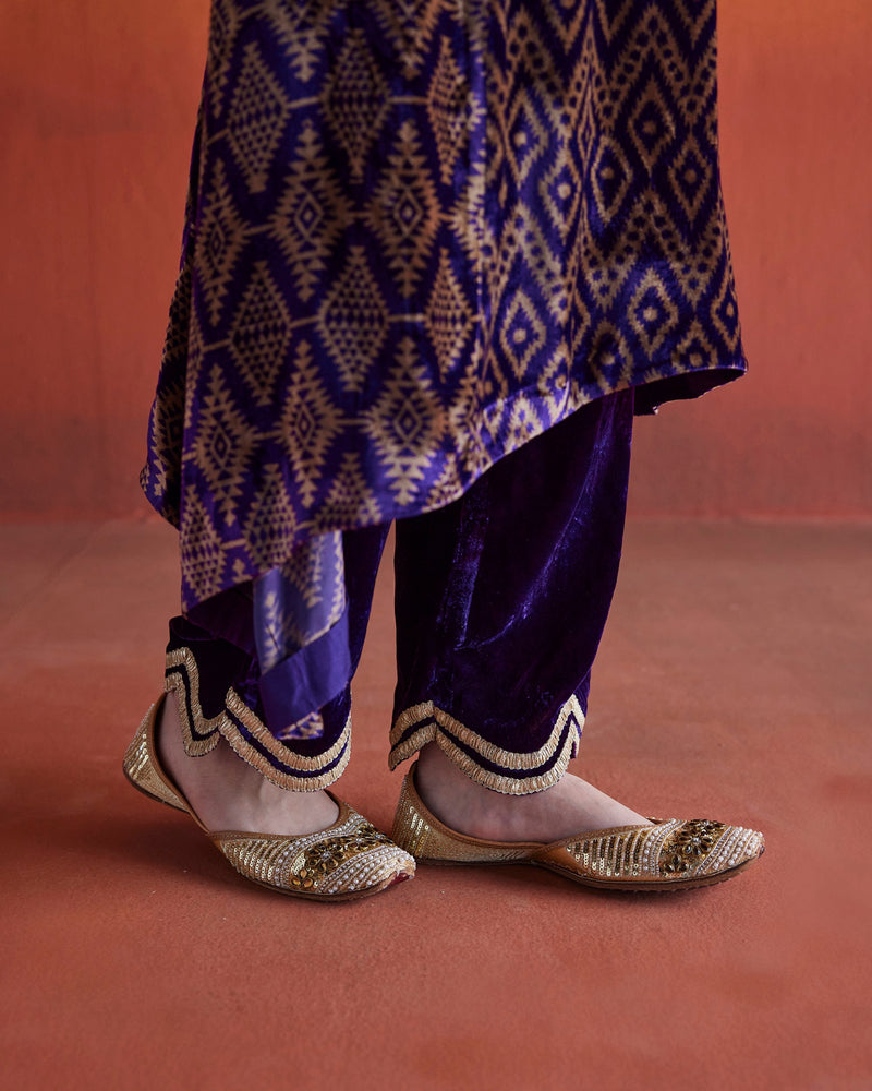 Purple velvet v-neck asymmetrical kurta with pant and dupatta- Set of 3