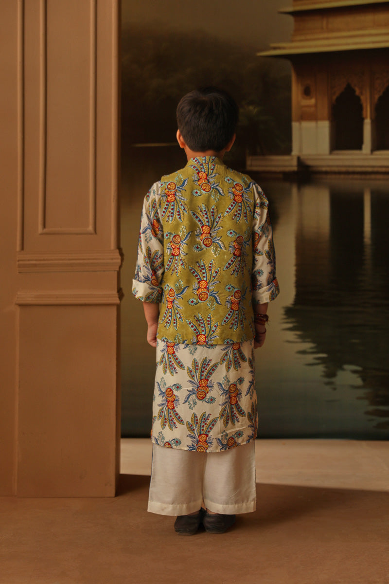 NISHAAT BOYS BANDI AND KURTA SET