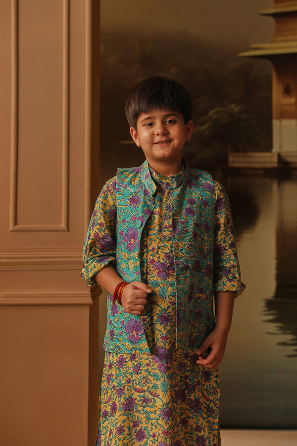 GULSHAN BOYS BANDI AND KURTA SET