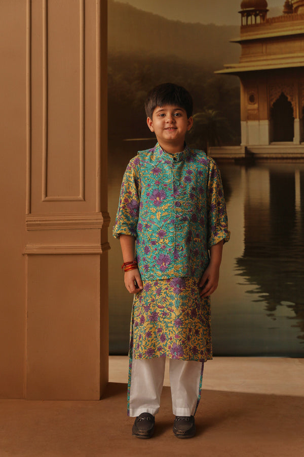 GULSHAN BOYS BANDI AND KURTA SET