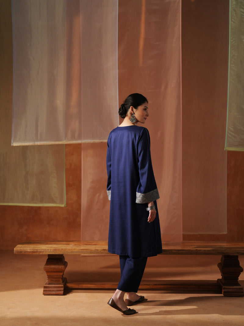 NAVY BLUE AND OFFWHITE PASHMINA STRAIGHT KURTA WITH POCKET,PANT AND STOLE