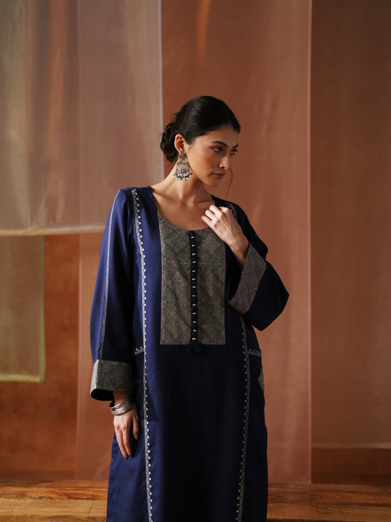 NAVY BLUE AND OFFWHITE PASHMINA STRAIGHT KURTA WITH POCKET,PANT AND STOLE