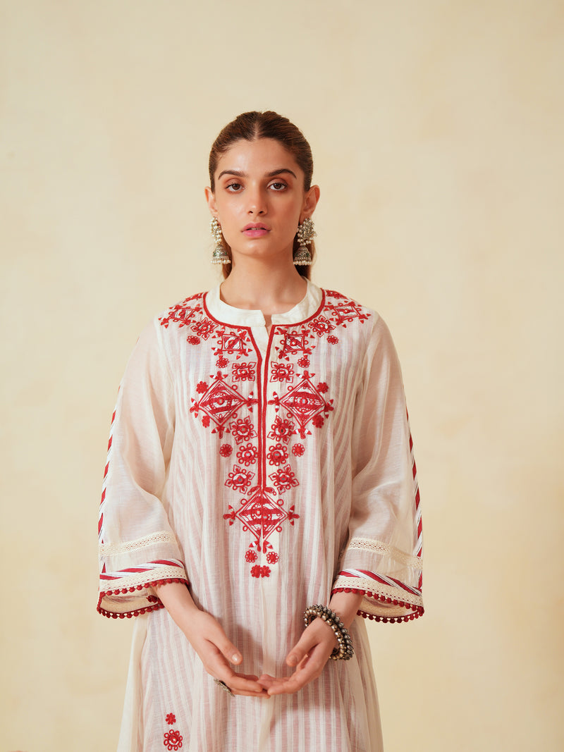 RED AND OFF-WHITE EASY FIT BOX-PLEATED KURTA WITH PANT
