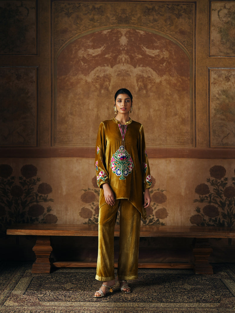 DEEP OLIVE FRONT TE-UP SHORT ASYMMETRICAL KURTA WITH PANT