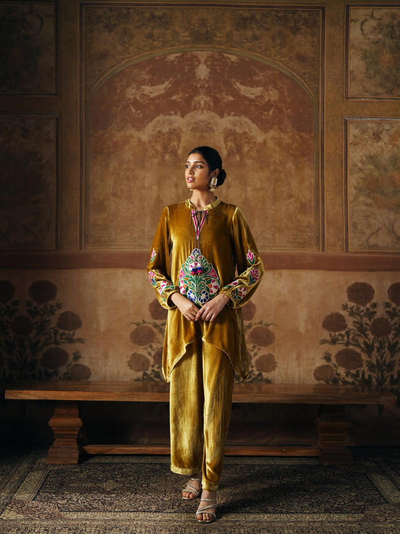 DEEP OLIVE FRONT TE-UP SHORT ASYMMETRICAL KURTA WITH PANT