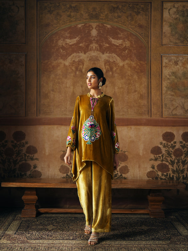 DEEP OLIVE FRONT TE-UP SHORT ASYMMETRICAL KURTA WITH PANT