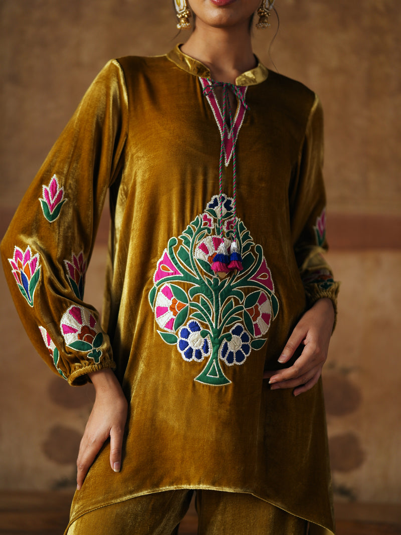 DEEP OLIVE FRONT TE-UP SHORT ASYMMETRICAL KURTA WITH PANT