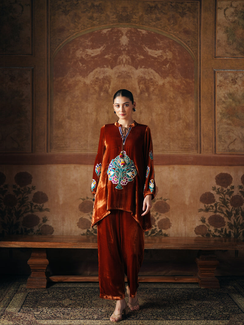 BURNT ORANGE FRONT TE-UP SHORT ASYMMETRICAL KURTA WITH PANT