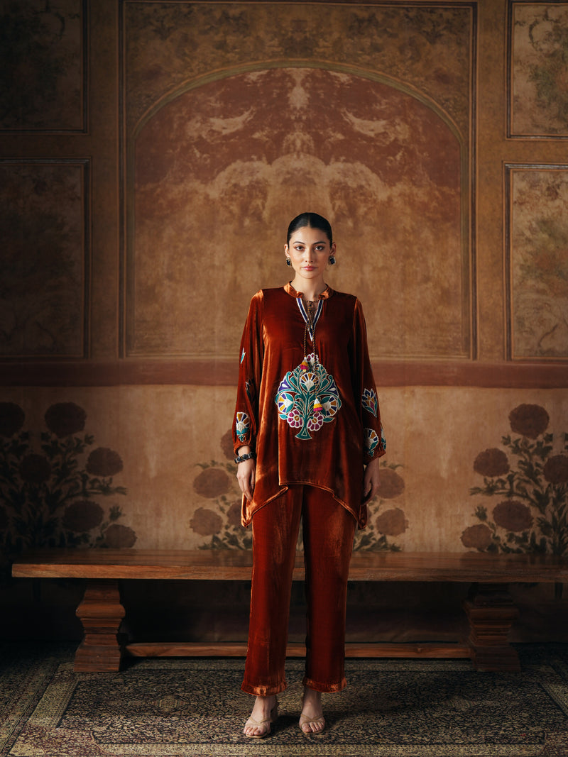 BURNT ORANGE FRONT TE-UP SHORT ASYMMETRICAL KURTA WITH PANT