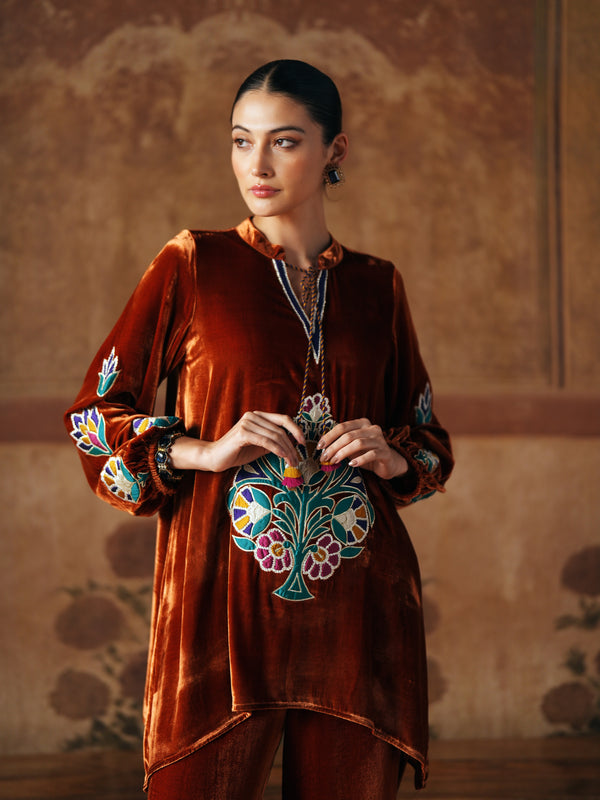 BURNT ORANGE FRONT TE-UP SHORT ASYMMETRICAL KURTA WITH PANT