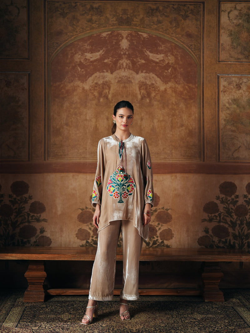 LIGHT SAND FRONT TE-UP SHORT ASYMMETRICAL KURTA WITH PANT