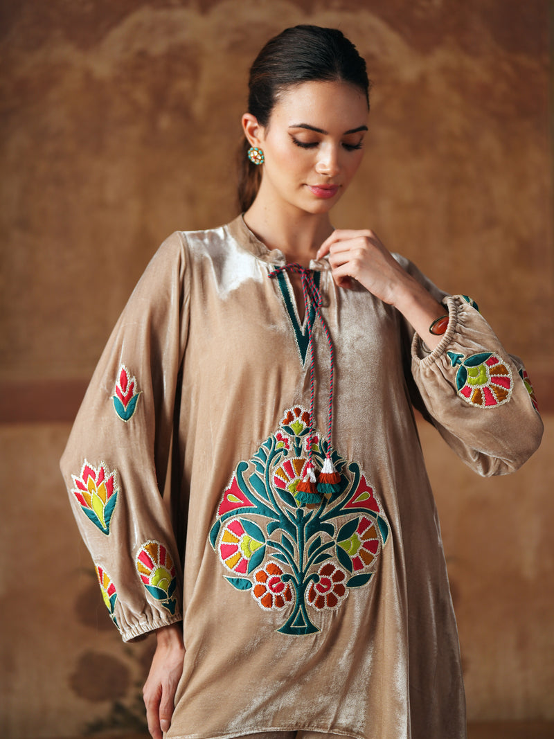LIGHT SAND FRONT TE-UP SHORT ASYMMETRICAL KURTA WITH PANT
