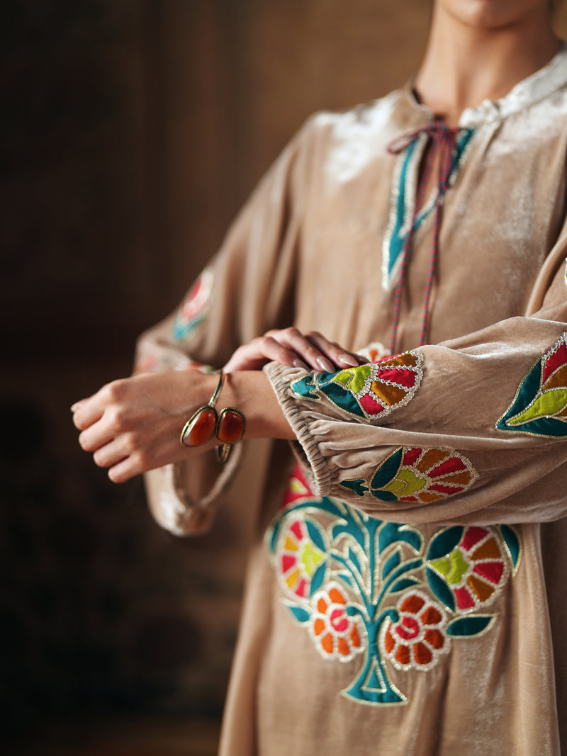 LIGHT SAND FRONT TE-UP SHORT ASYMMETRICAL KURTA WITH PANT