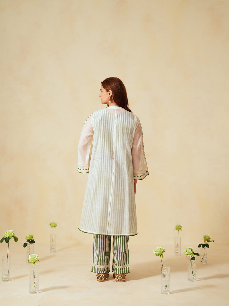 GREEN AND OFF-WHITE EASY FIT BOX-PLEATED KURTA WITH PANT