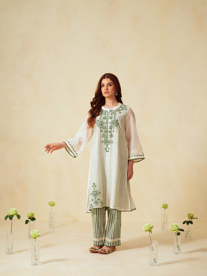 GREEN AND OFF-WHITE EASY FIT BOX-PLEATED KURTA WITH PANT