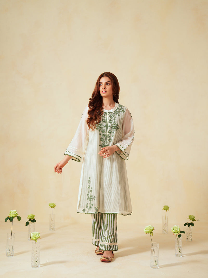 GREEN AND OFF-WHITE EASY FIT BOX-PLEATED KURTA WITH PANT