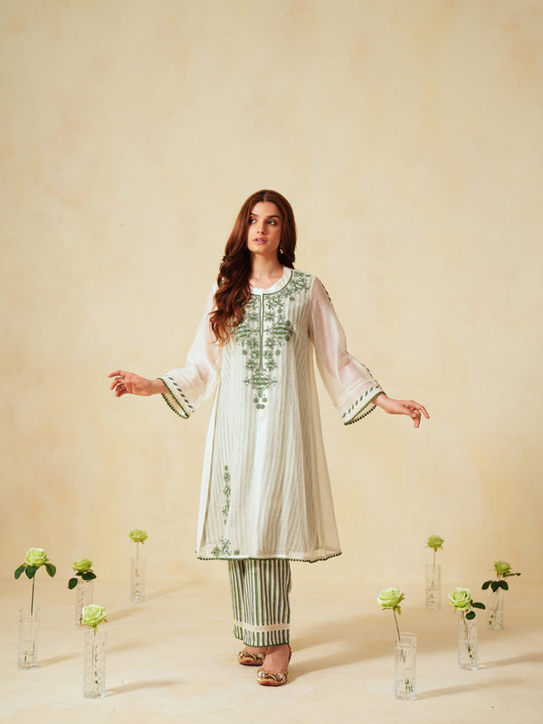 GREEN AND OFF-WHITE EASY FIT BOX-PLEATED KURTA WITH PANT