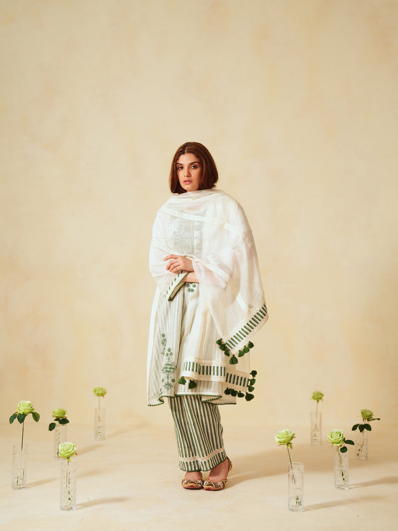GREEN AND OFF-WHITE EASY FIT BOX-PLEATED KURTA WITH PANT