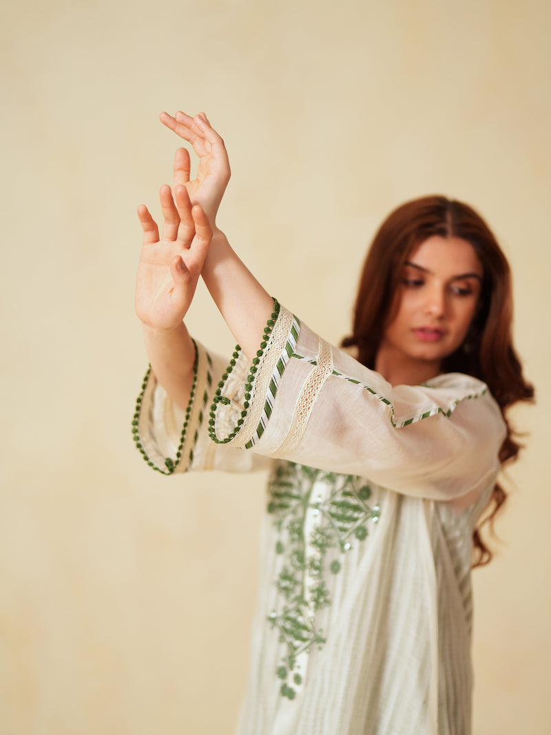 GREEN AND OFF-WHITE EASY FIT BOX-PLEATED KURTA WITH PANT