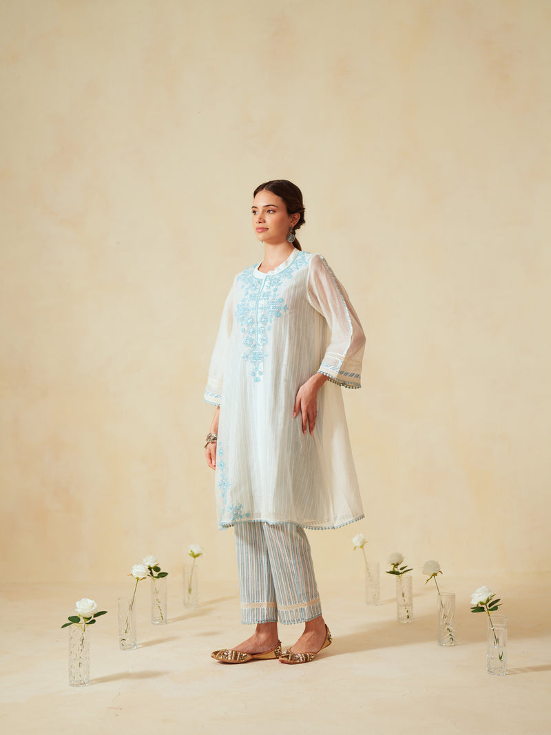 SKY BLUE AND OFF-WHITE EASY FIT BOX-PLEATED KURTA WITH PANT