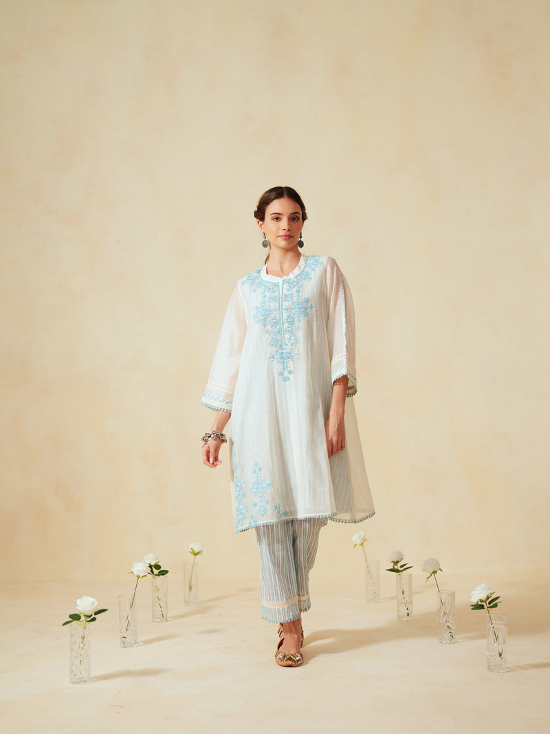 SKY BLUE AND OFF-WHITE EASY FIT BOX-PLEATED KURTA WITH PANT